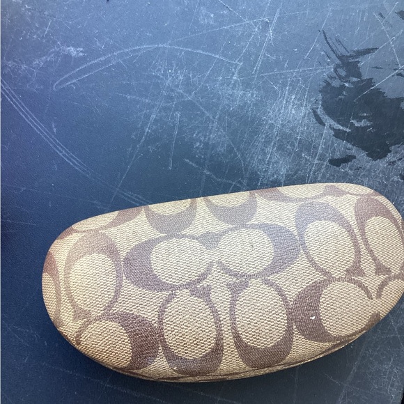 Women’s coach sunglass case - Picture 3 of 3